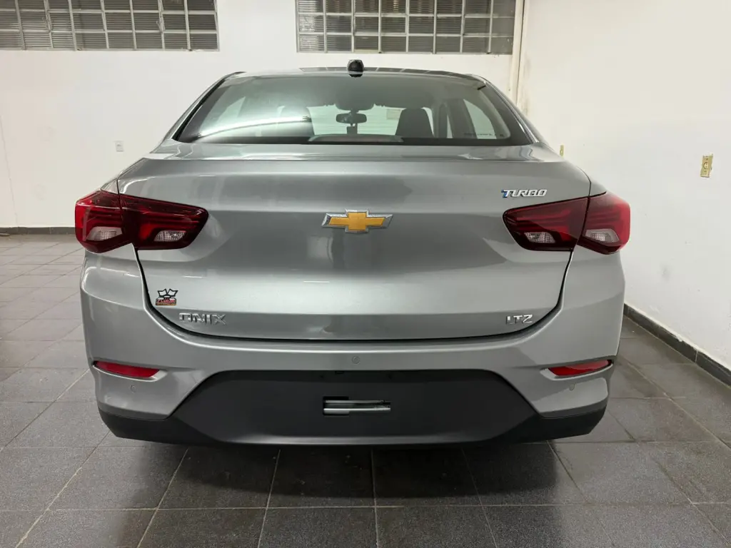CHEVROLET Onix Sedan - Foto