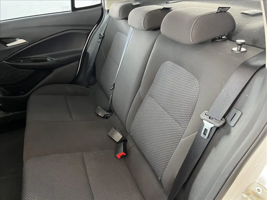 CHEVROLET Onix Sedan - Foto