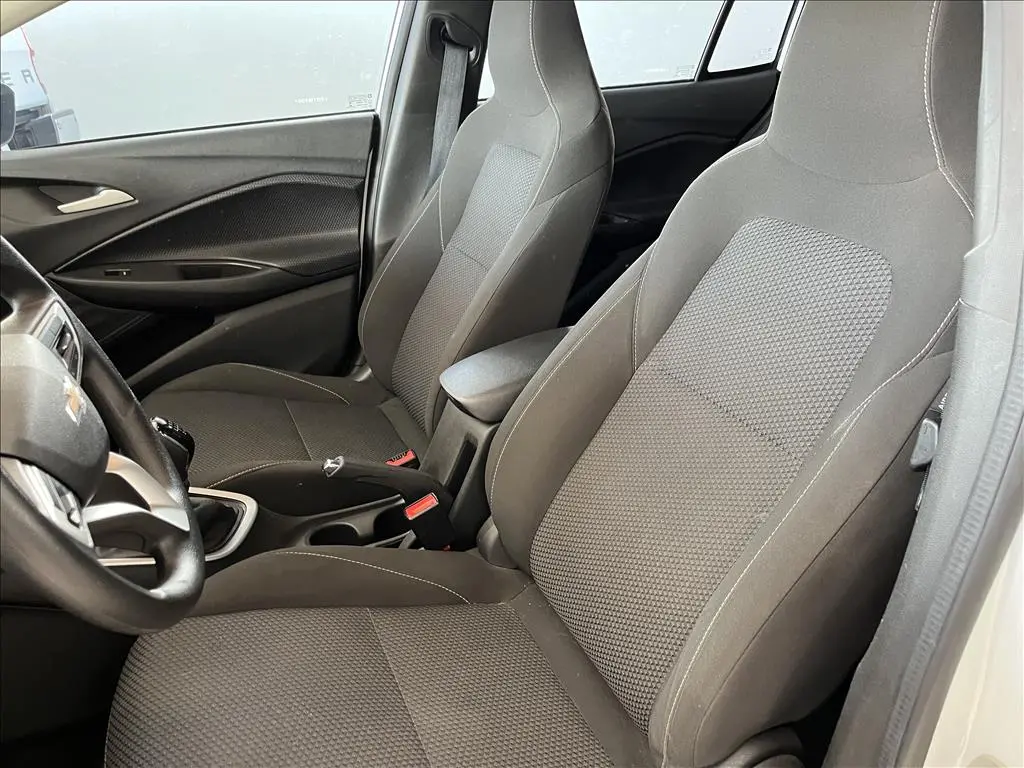 CHEVROLET Onix Sedan - Foto