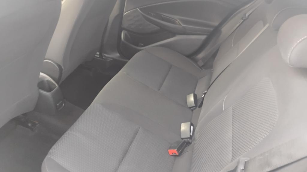 CHEVROLET Onix Sedan - Foto