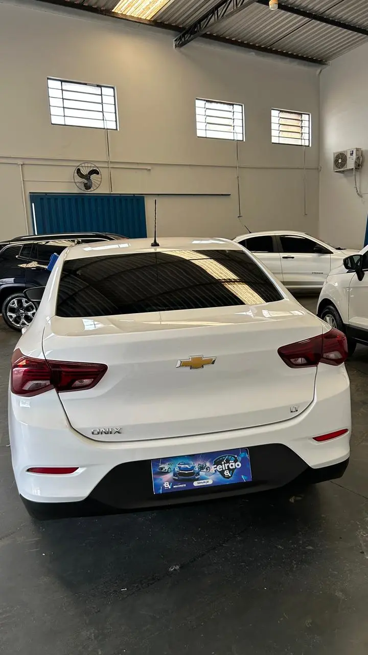 CHEVROLET Onix Sedan - Foto
