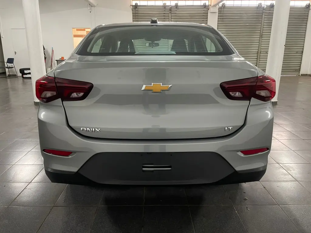 CHEVROLET Onix Sedan - Foto