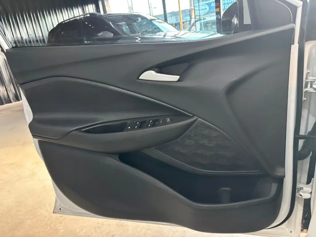 CHEVROLET Onix Sedan - Foto