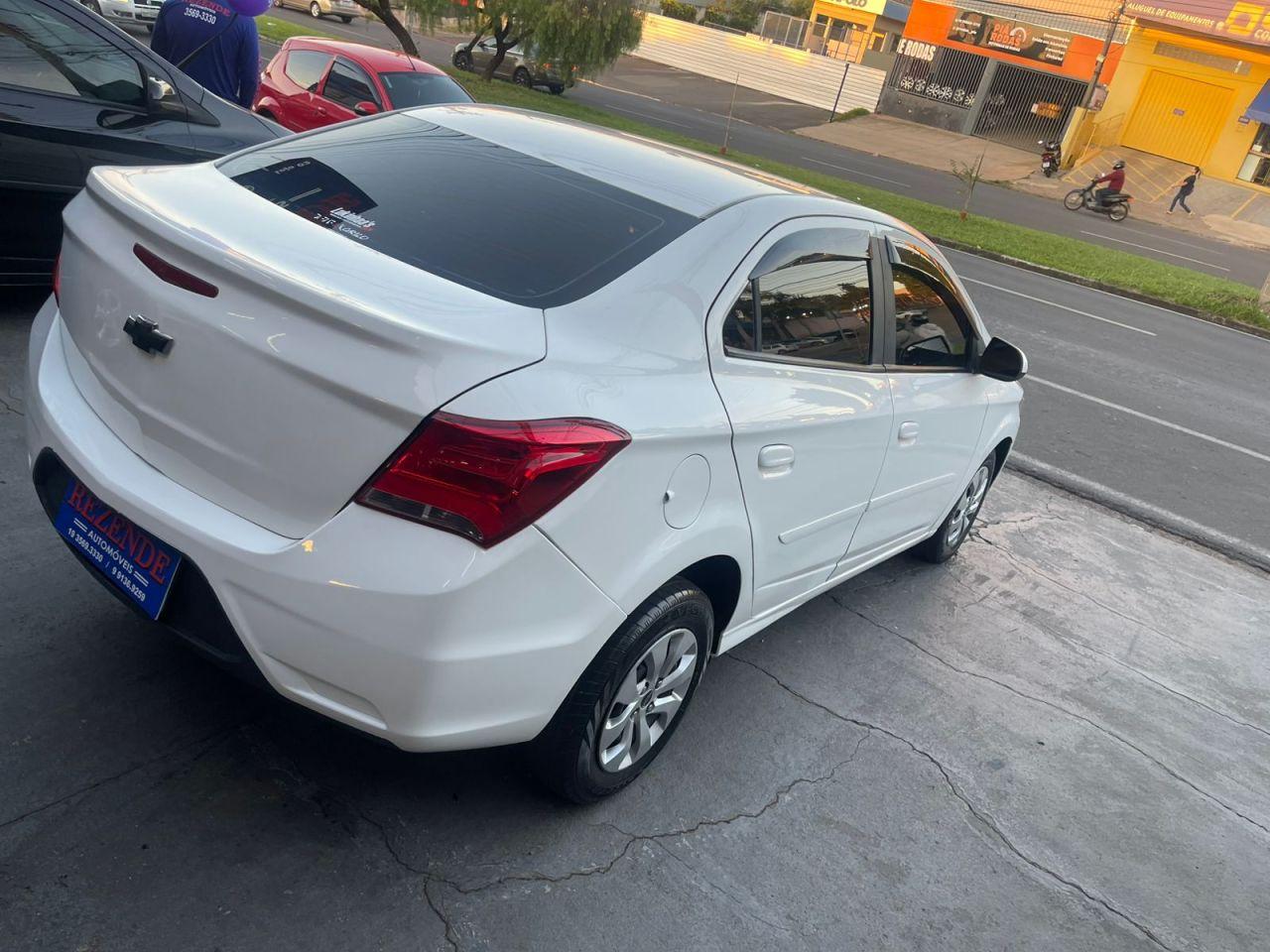 CHEVROLET Onix Sedan - Foto