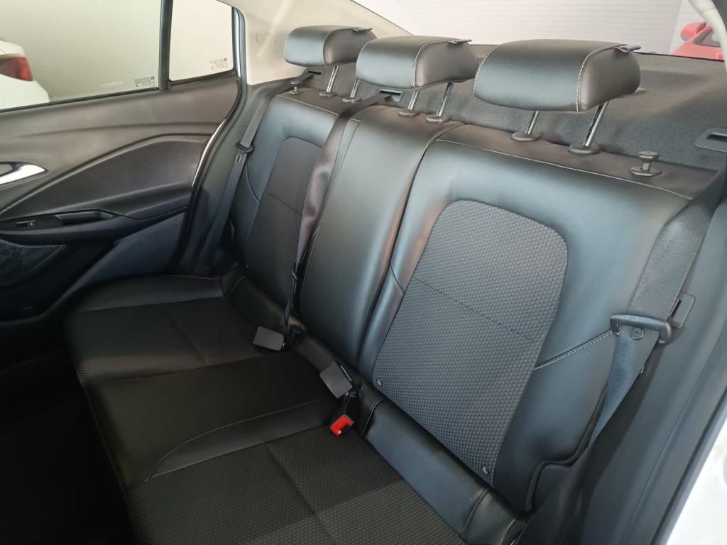 CHEVROLET Onix Sedan - Foto