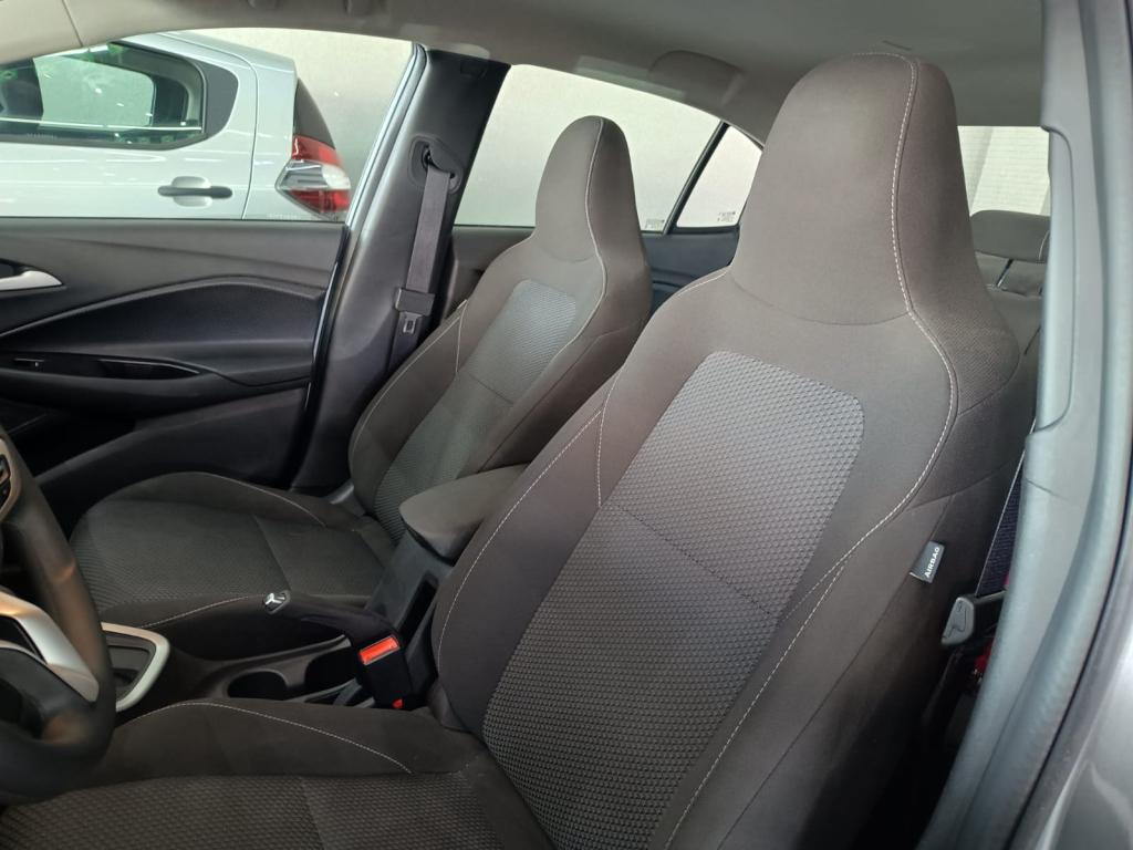 CHEVROLET Onix Sedan - Foto