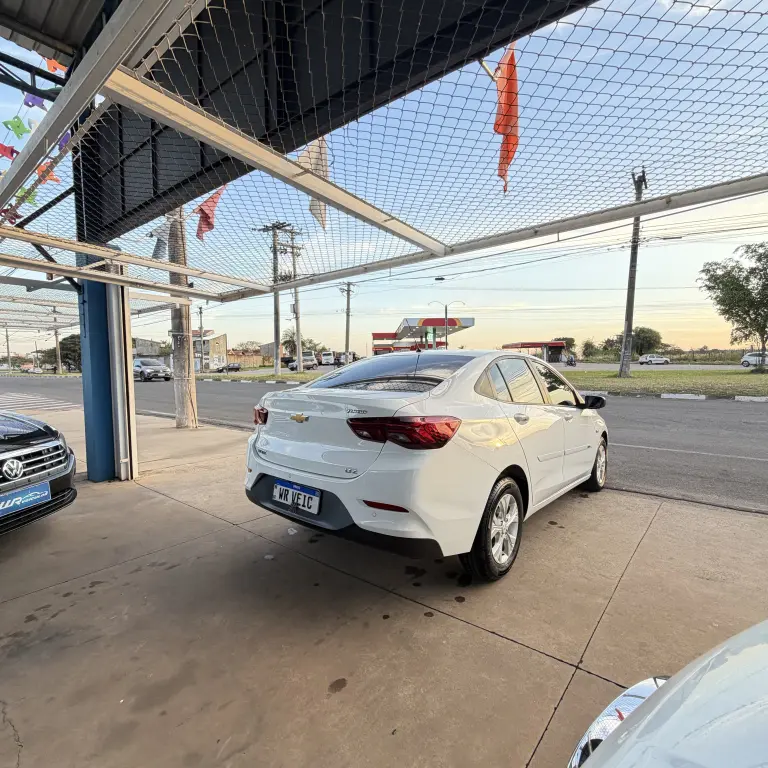 CHEVROLET Onix Sedan - Foto