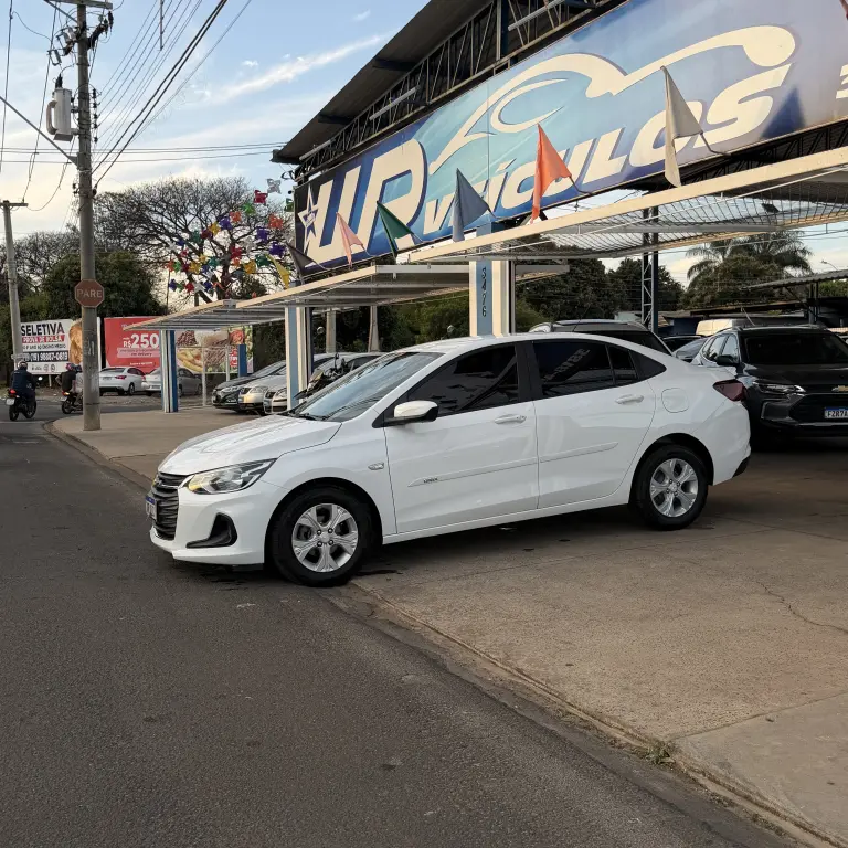 CHEVROLET Onix Sedan - Foto