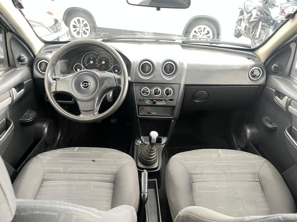 CHEVROLET Prisma - Foto