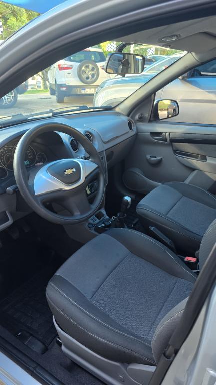 CHEVROLET Prisma - Foto