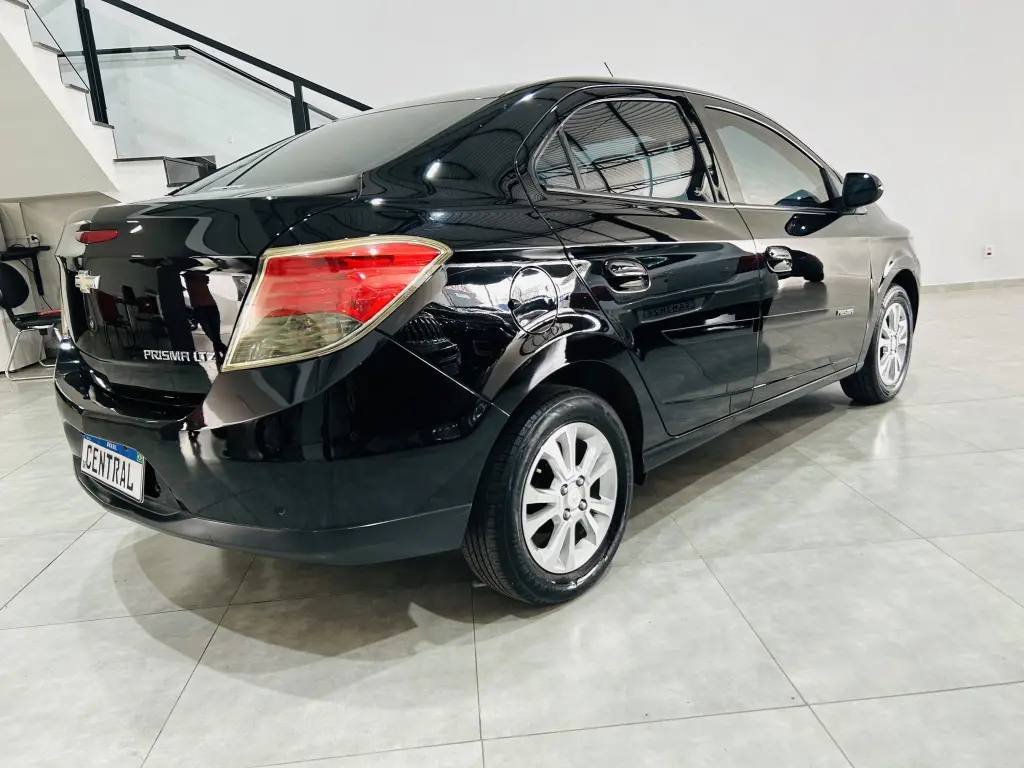 CHEVROLET Prisma - Foto