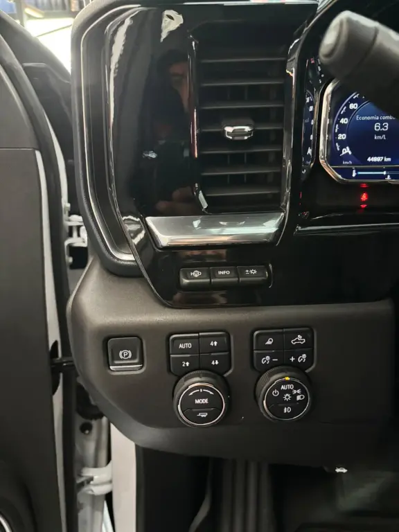 CHEVROLET Silverado - Foto