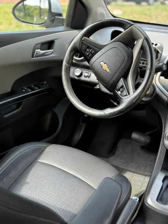 CHEVROLET Sonic Sedan - Foto