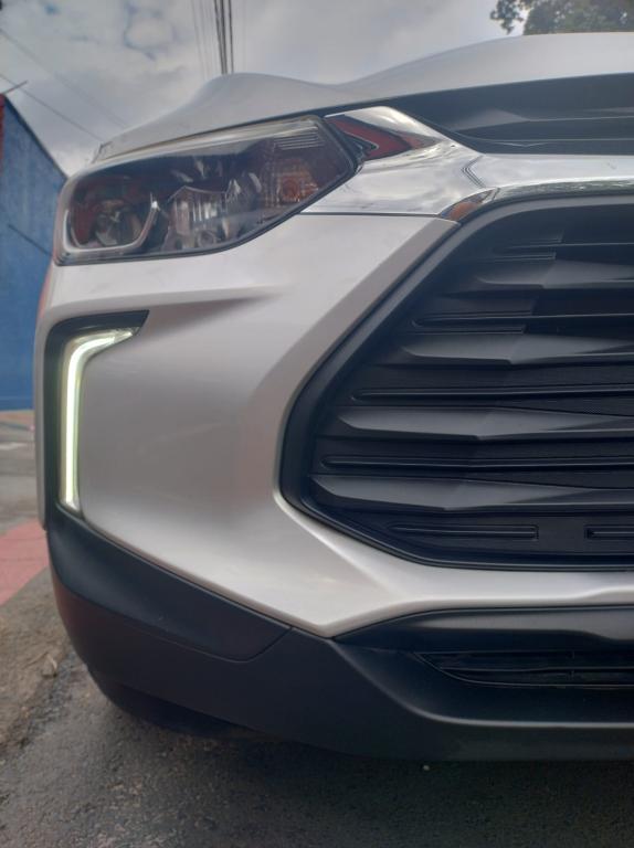 CHEVROLET Tracker - Foto