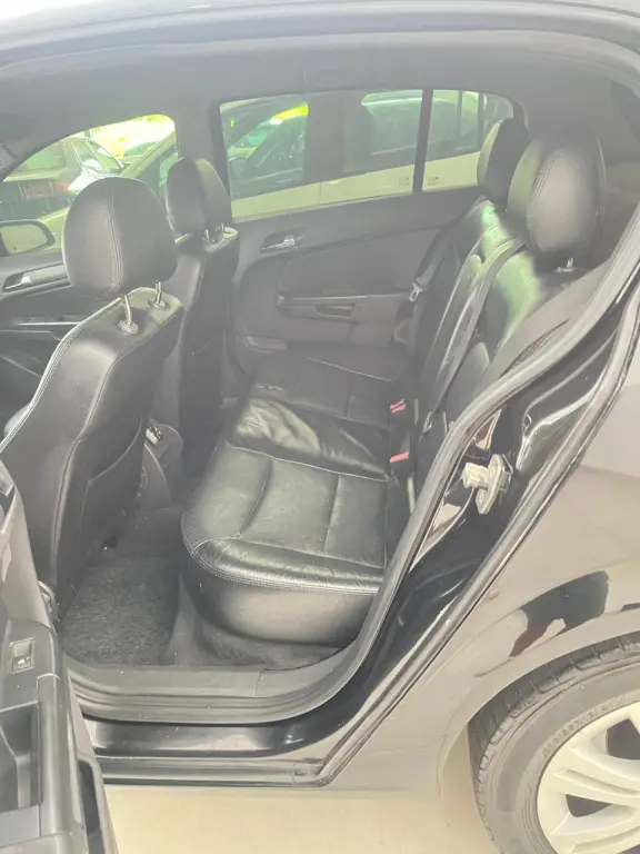 CHEVROLET Vectra Hatch - Foto