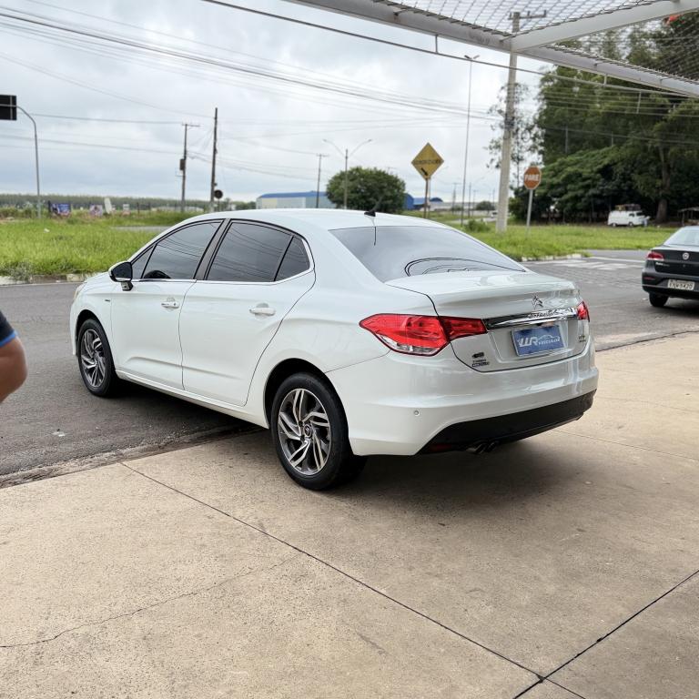 CITROEN C4 Sedan - Foto