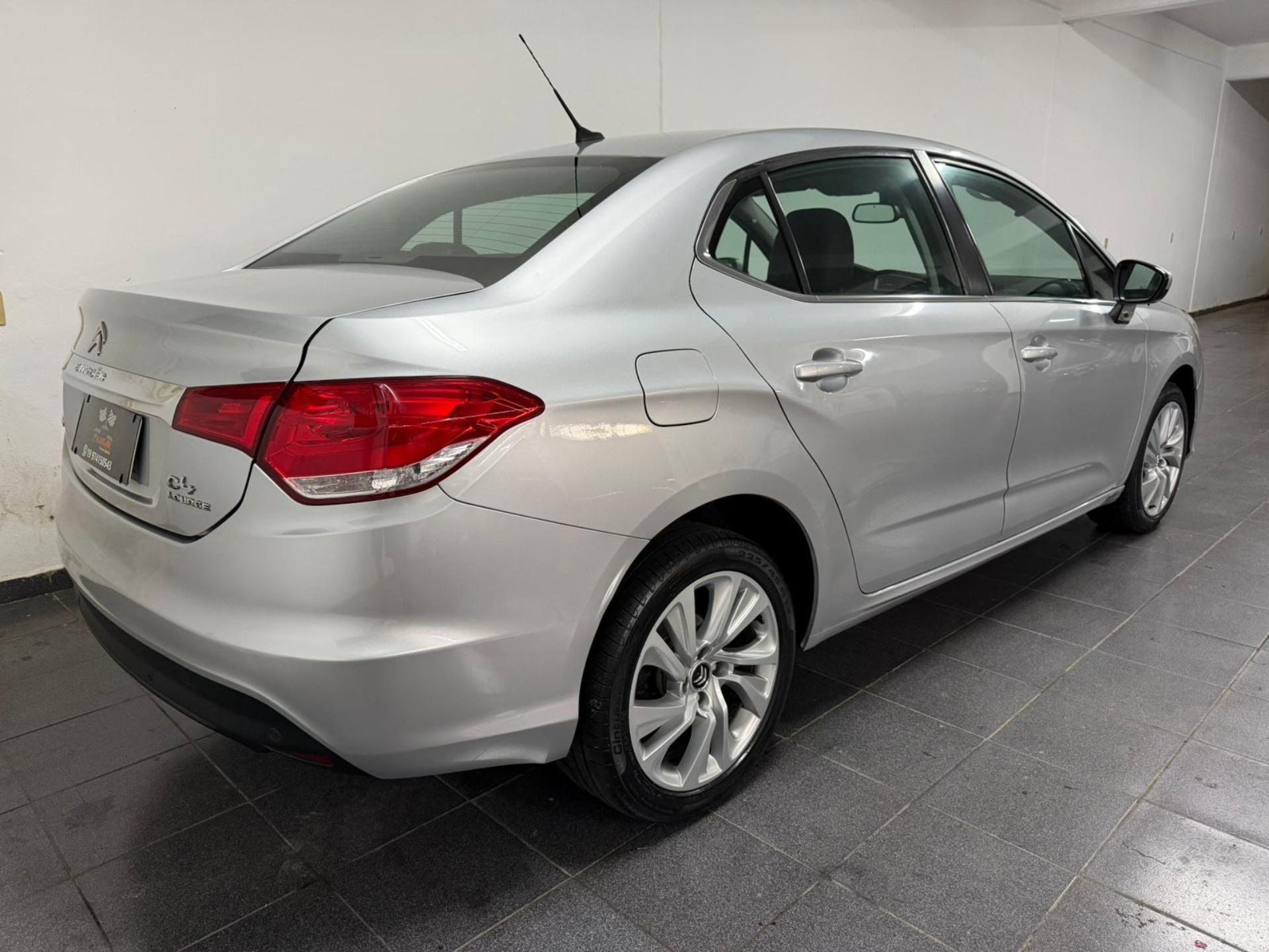 CITROEN C4 Sedan - Foto