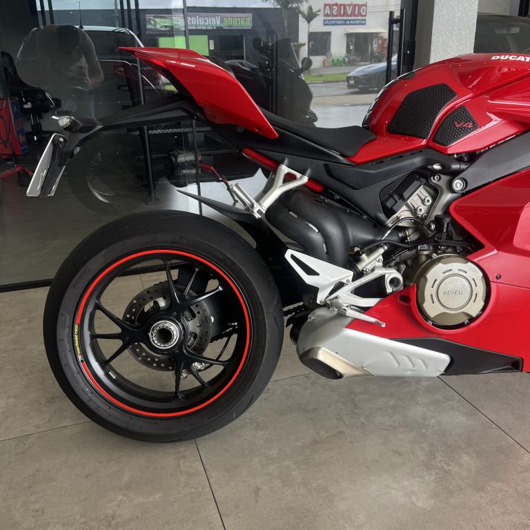 DUCATI Panigale 1100 V4 - Foto