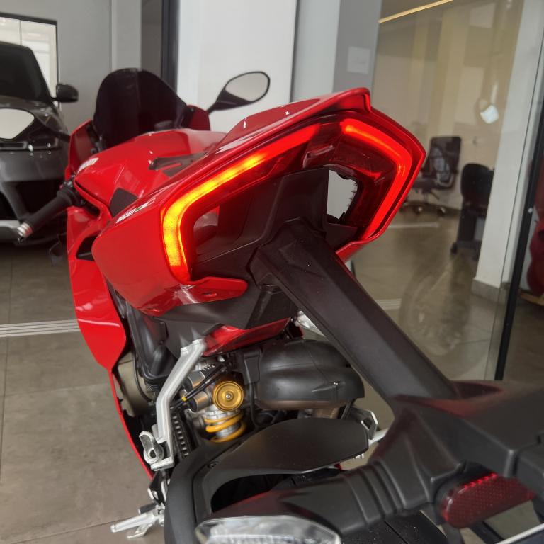 DUCATI Panigale 1100 V4 - Foto