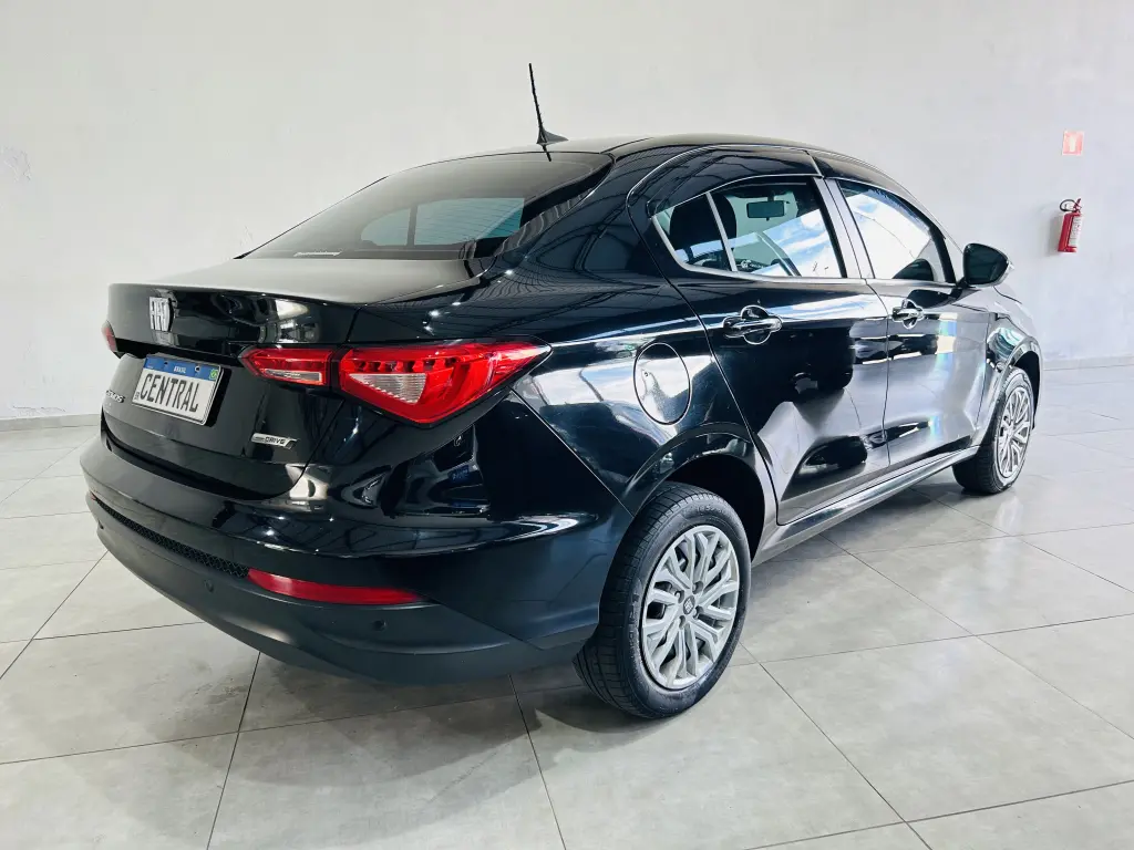 FIAT Cronos - Foto