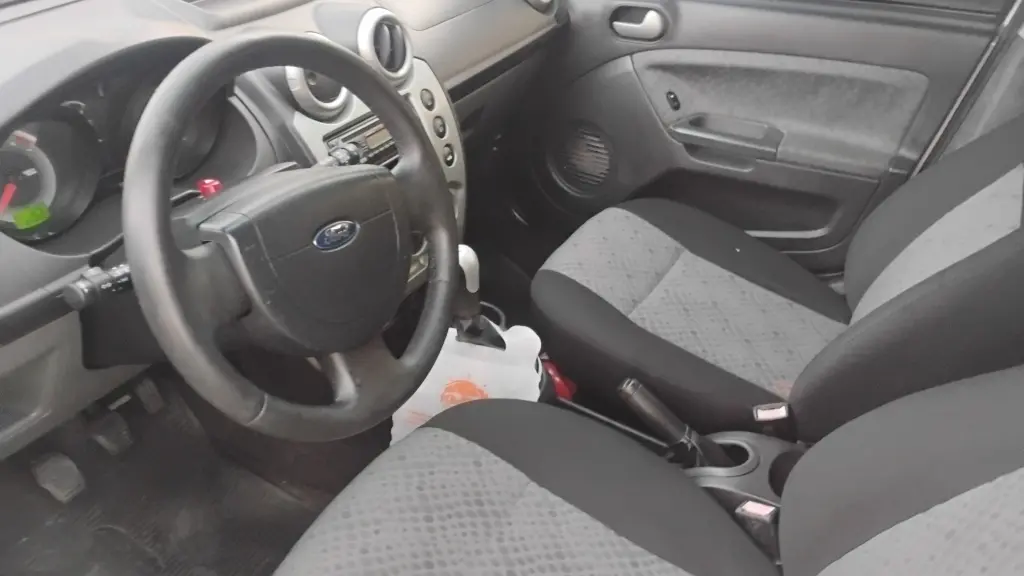 FORD Fiesta Hatch - Foto