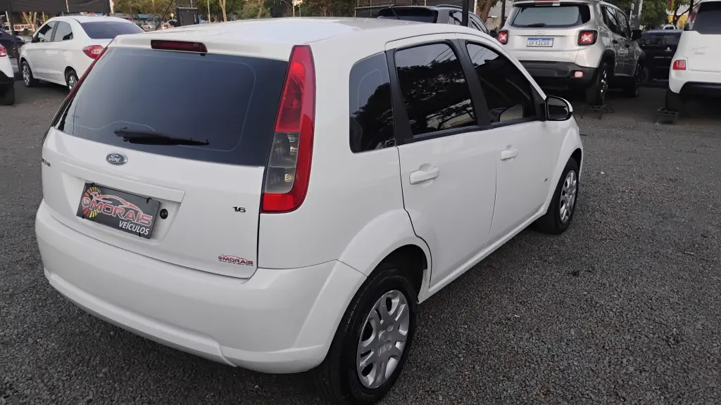 FORD Fiesta Hatch - Foto