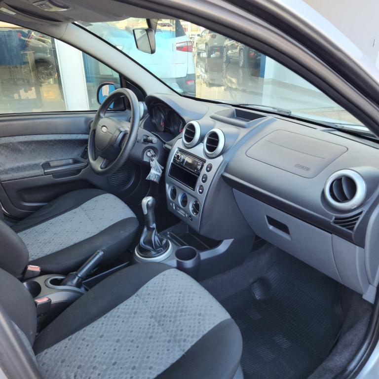 FORD Fiesta Hatch - Foto