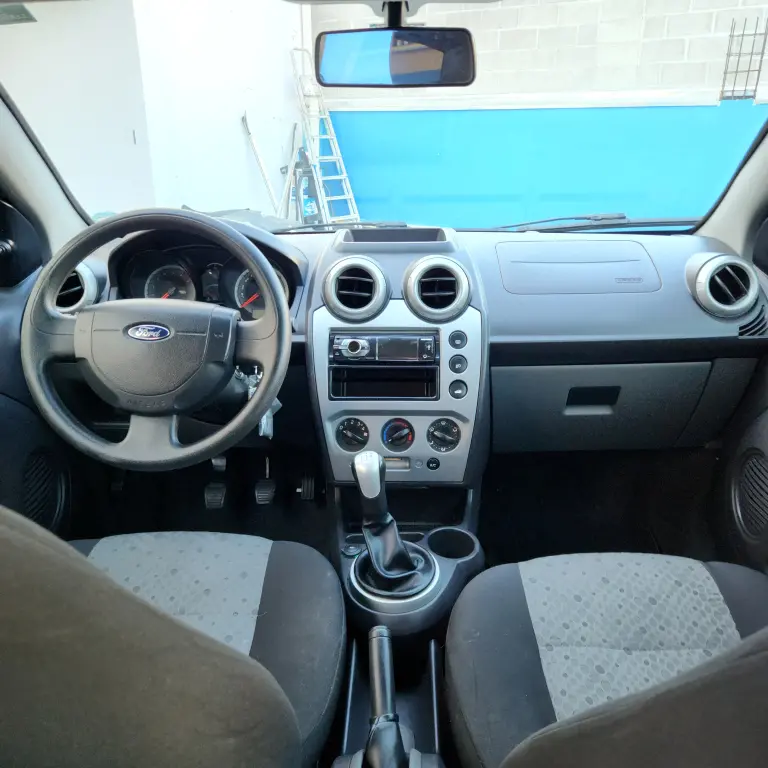 FORD Fiesta Hatch - Foto