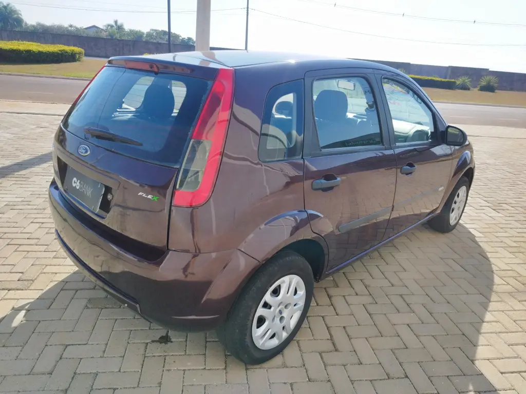 FORD Fiesta Hatch - Foto