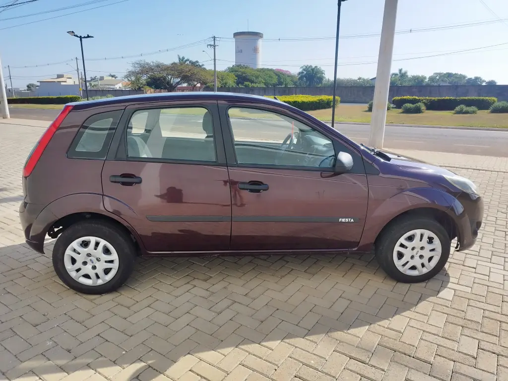 FORD Fiesta Hatch - Foto