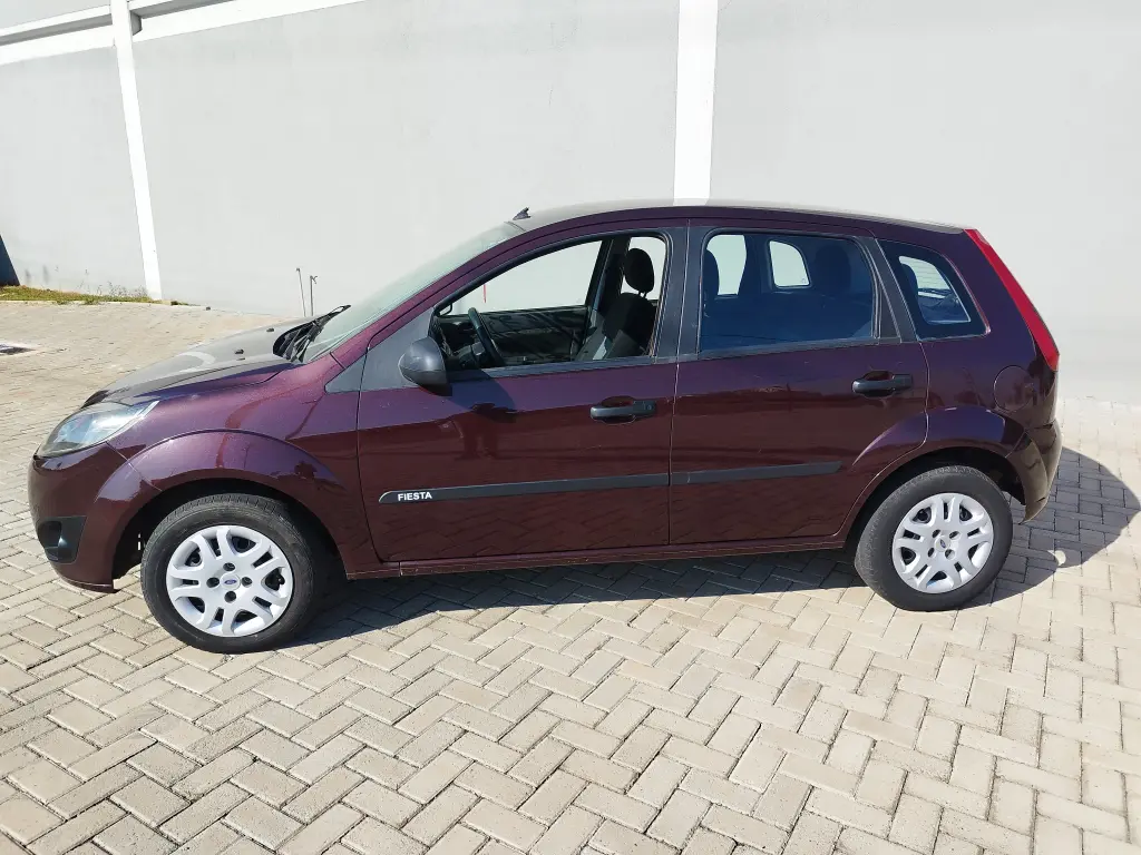 FORD Fiesta Hatch - Foto