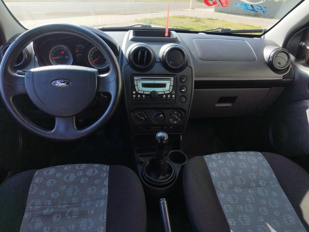 FORD Fiesta Hatch - Foto