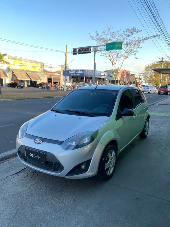 FORD Fiesta Hatch - Foto