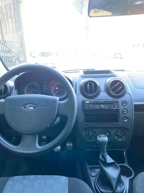 FORD Fiesta Hatch - Foto