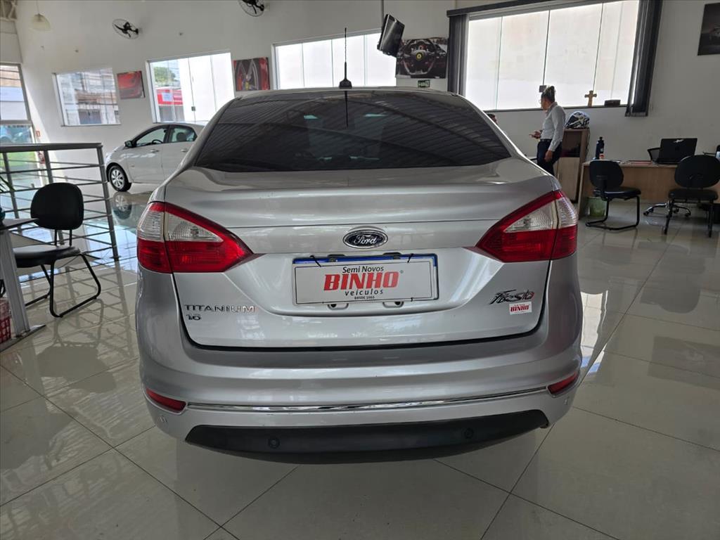 FORD Fiesta Hatch - Foto