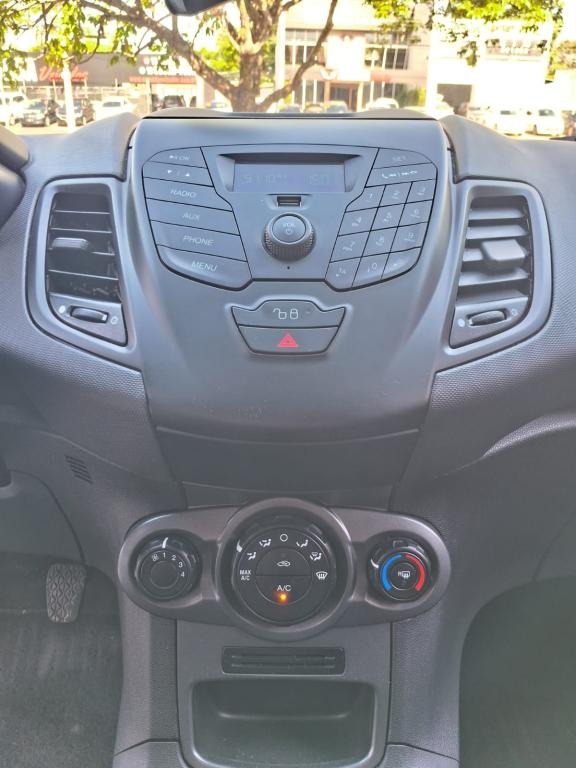 FORD Fiesta Hatch - Foto