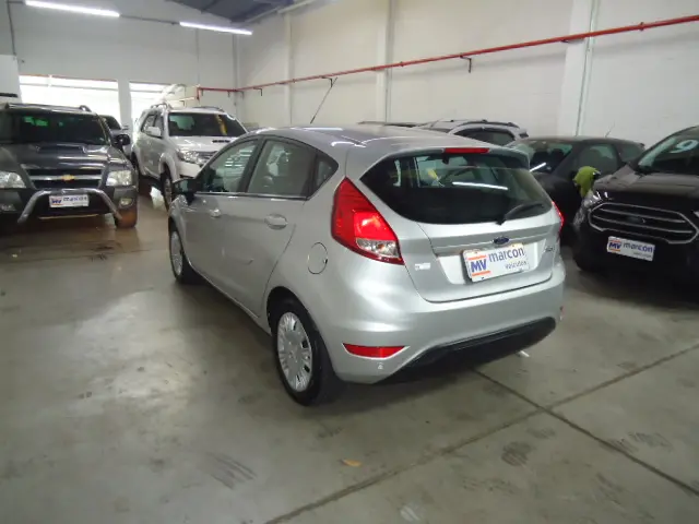 FORD Fiesta Hatch - Foto