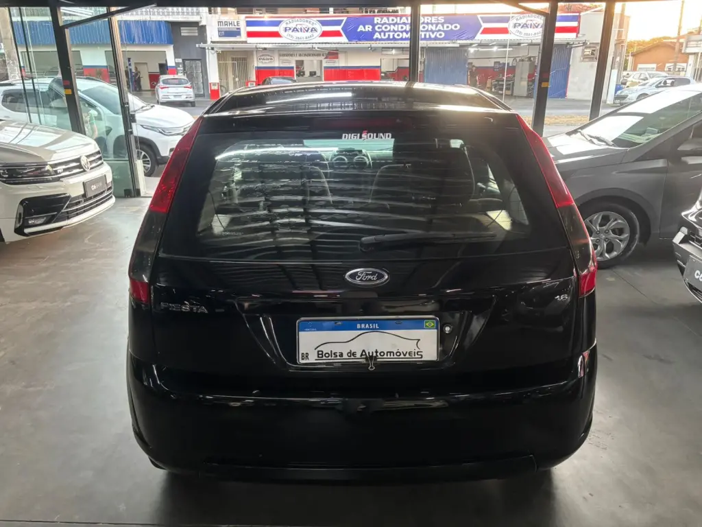 FORD Fiesta Hatch - Foto