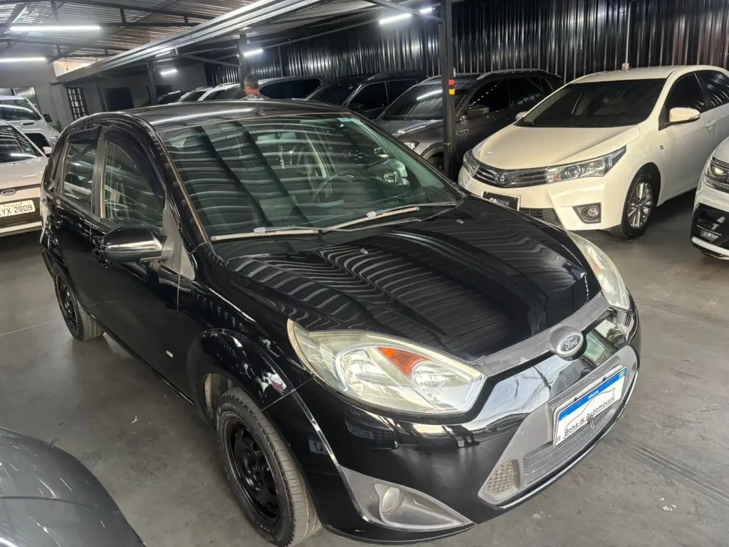 FORD Fiesta Hatch - Foto