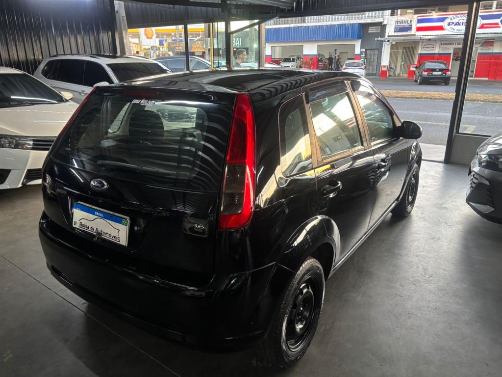 FORD Fiesta Hatch - Foto