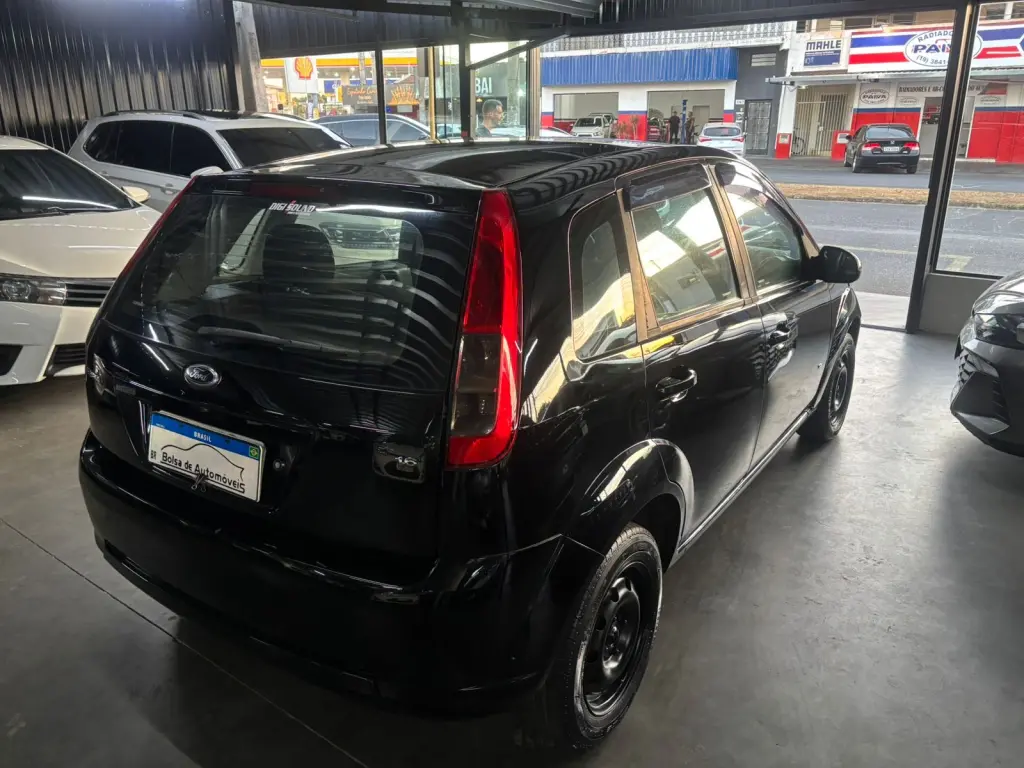 FORD Fiesta Hatch - Foto