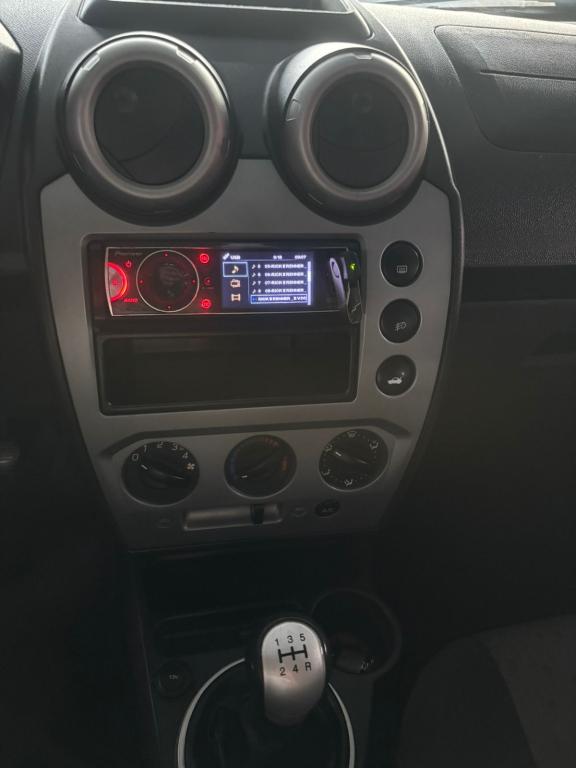 FORD Fiesta Hatch - Foto