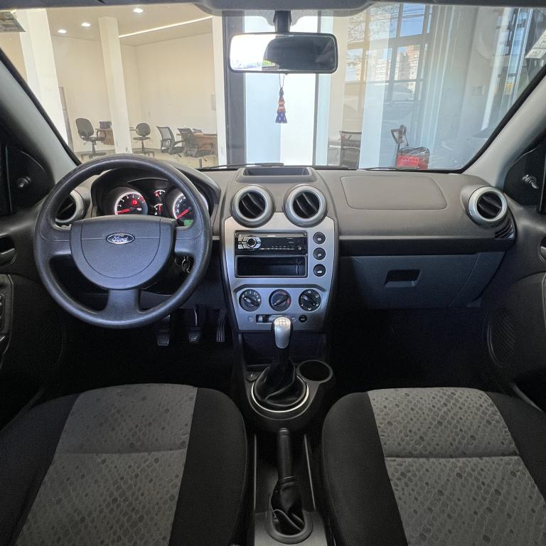 FORD Fiesta Hatch - Foto