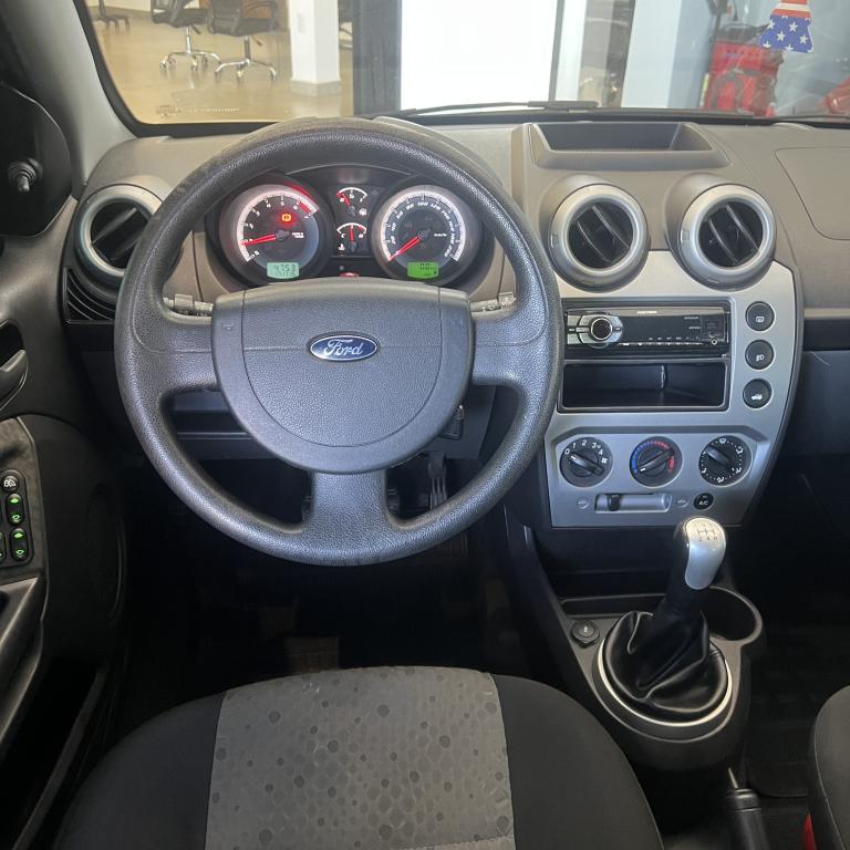 FORD Fiesta Hatch - Foto