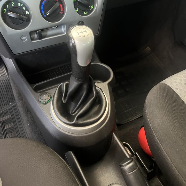 FORD Fiesta Hatch - Foto