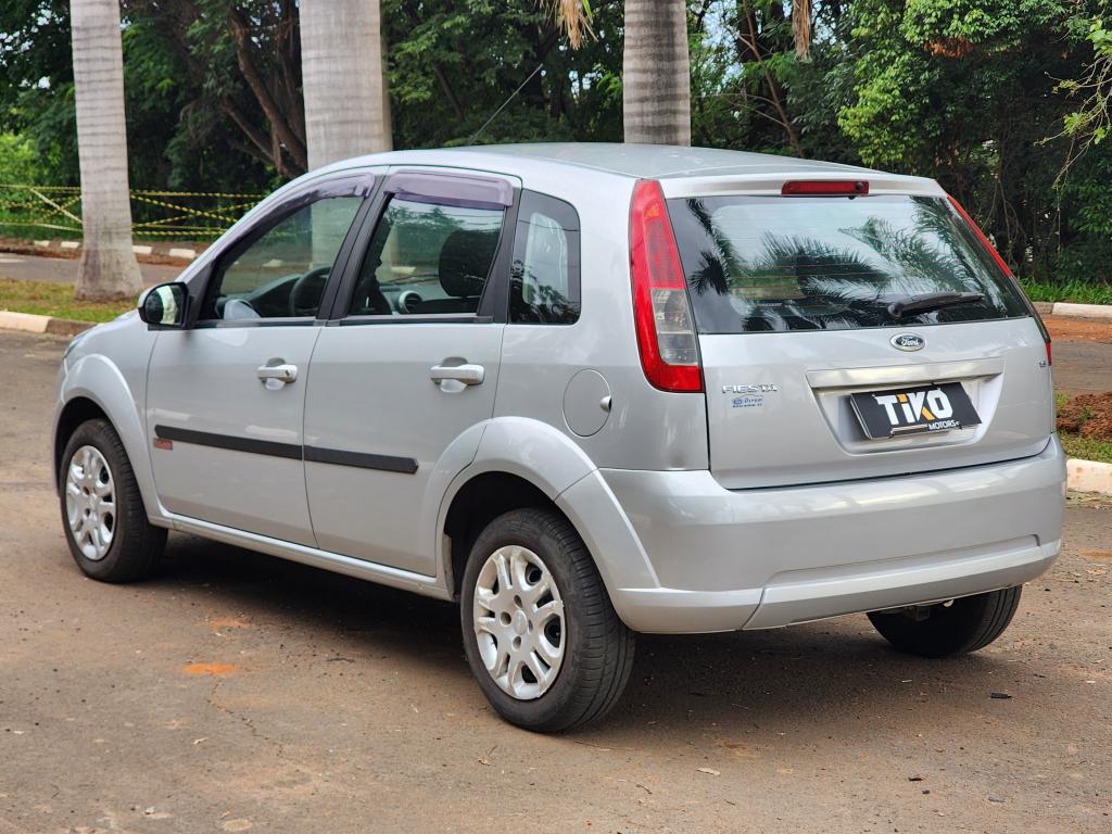 FORD Fiesta Hatch - Foto