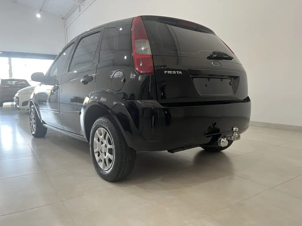 FORD Fiesta Hatch - Foto