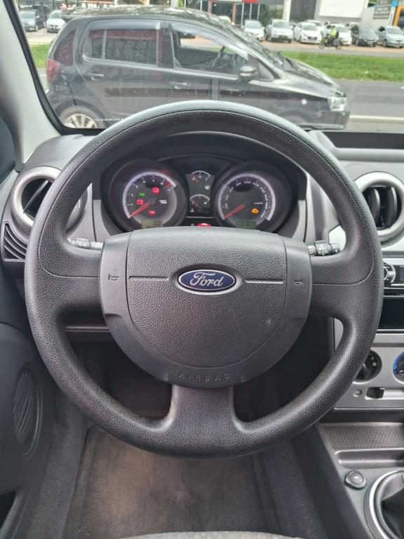 FORD Fiesta Hatch - Foto