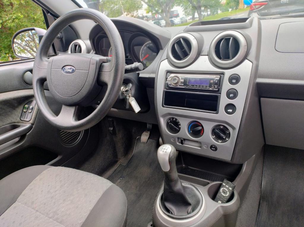 FORD Fiesta Hatch - Foto