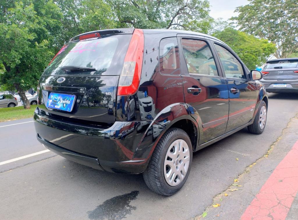 FORD Fiesta Hatch - Foto